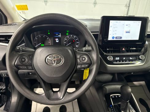 Used 2024 Toyota Corolla LE FWD image 28