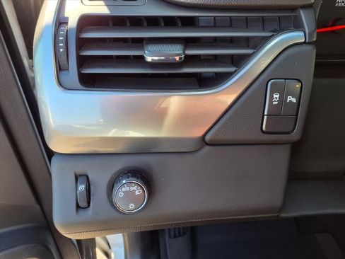 Used 2018 Chevrolet Tahoe LS image 13