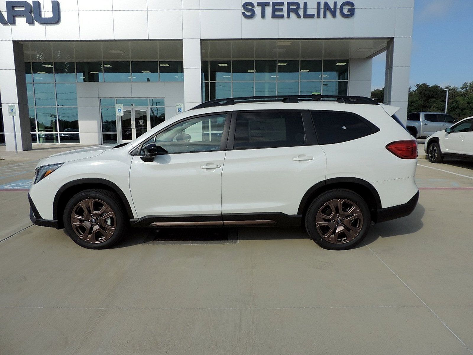 Certified 2025 Subaru Ascent Touring AWD/4WD image 8