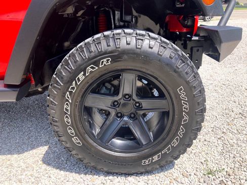 Used 2015 Jeep Wrangler Unlimited Sport w/ Quick Order Package 24S AWD/4WD image 22