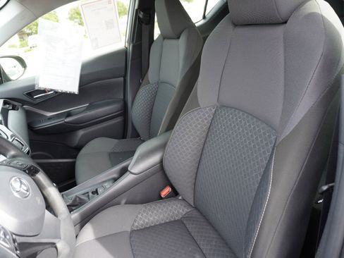 Used 2021 Toyota C-HR LE image 19