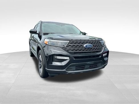 Used 2022 Ford Explorer XLT w/ Equipment Group 202A RWD image 7