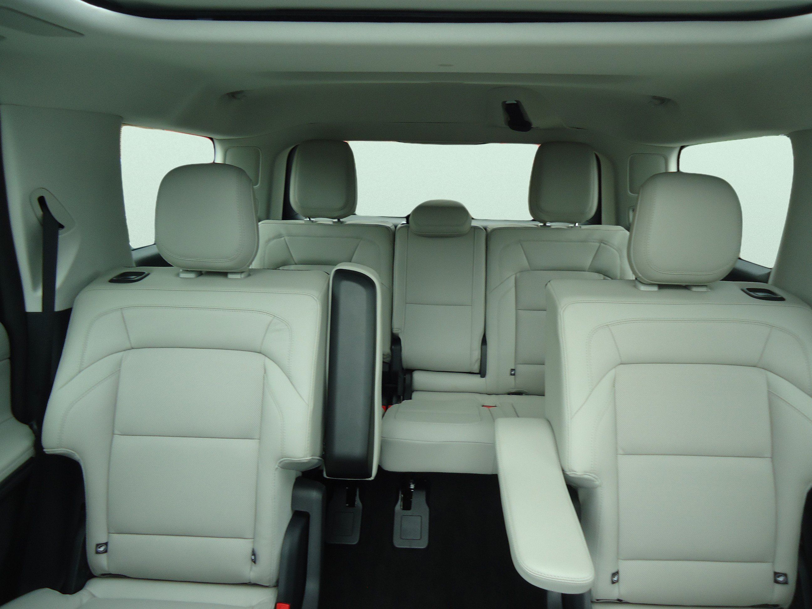 Used 2026 Lincoln Navigator Reserve AWD/4WD image 38