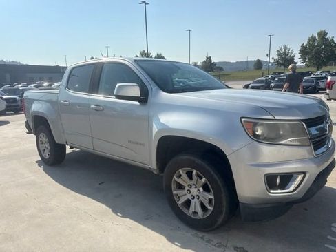 Used 2017 Chevrolet Colorado LT w/ LT Convenience Package RWD image 9