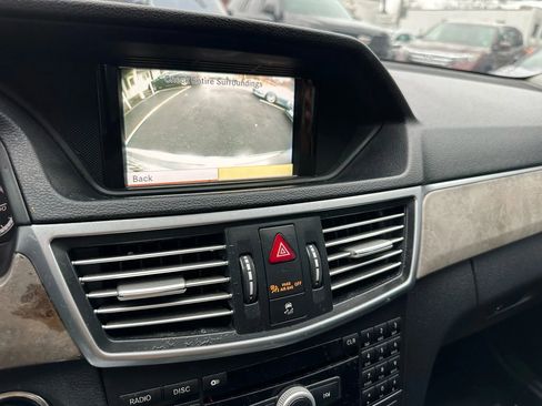 Used 2010 Mercedes-Benz E 350 4MATIC Sedan image 25
