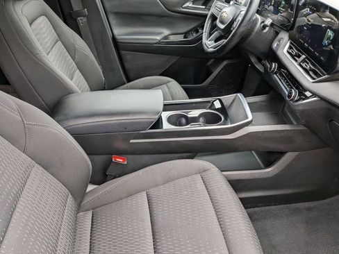 Used 2025 Chevrolet Equinox LT image 28