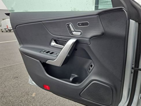 Used 2023 Mercedes-Benz CLA 250 4MATIC image 22