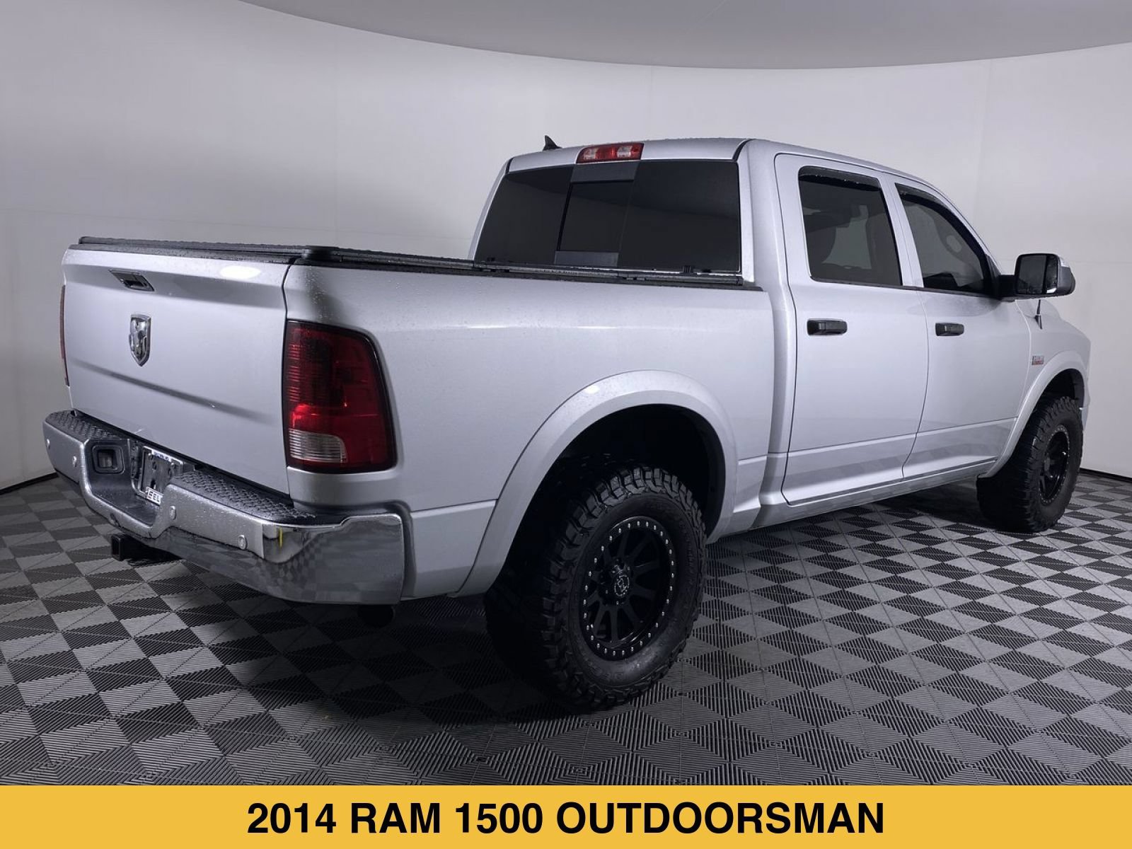 Used 2014 RAM 1500 Outdoorsman AWD/4WD image 17