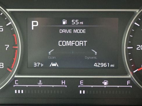 Used 2023 Kia Sorento S image 18