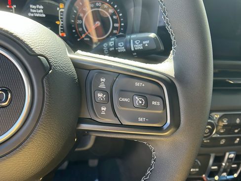 New 2025 Jeep Wrangler Unlimited Rubicon image 25