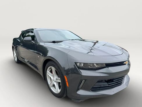 Used 2018 Chevrolet Camaro LT RWD image 4