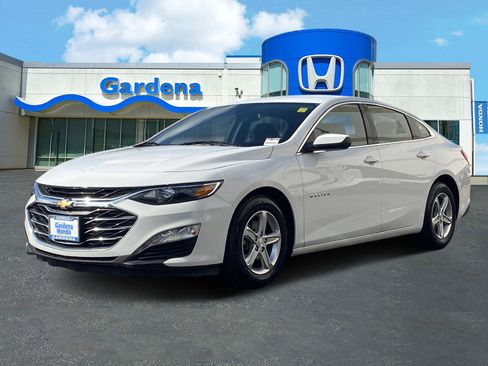 Used 2024 Chevrolet Malibu LT image 3