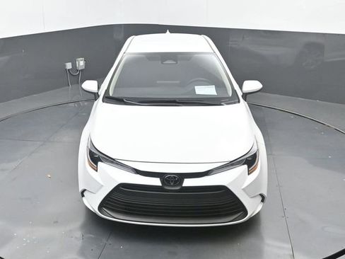 Used 2025 Toyota Corolla LE image 28