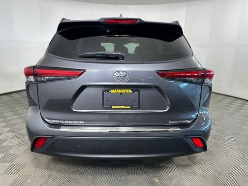 Used 2022 Toyota Highlander XLE image 4