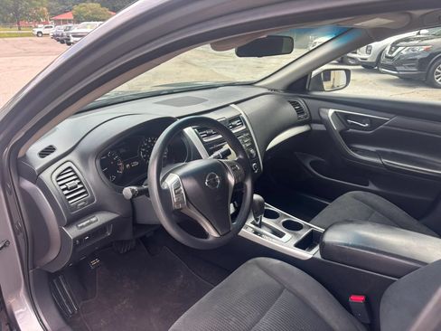 Used 2015 Nissan Altima 2.5 S w/ Power Driver Seat Package FWD image 9