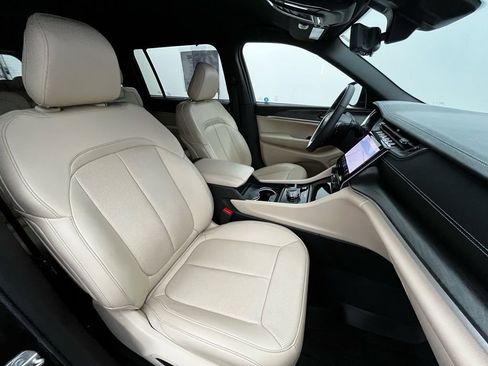 Used 2024 Jeep Grand Cherokee L Limited w/ Luxury Tech Group II image 29