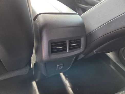 Used 2022 GMC Terrain SLT w/ LPO, Floor Liner Package AWD/4WD image 7