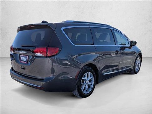 Used 2018 Chrysler Pacifica Touring-L Plus w/ Advanced Safetytec Group image 5