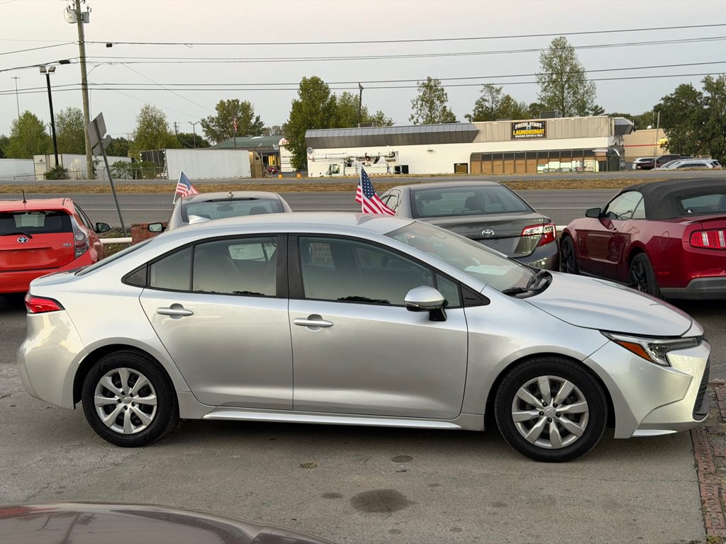 Used 2024 Toyota Corolla SE FWD image 4