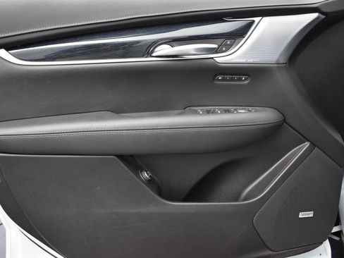 Certified 2024 Cadillac XT5 Premium Luxury w/ LPO, Floor Liner Package image 9