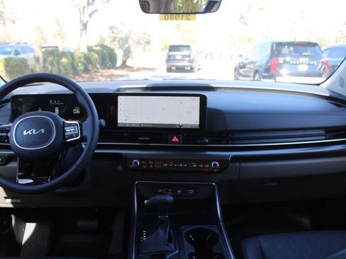 New 2026 Kia Carnival FWD image 30