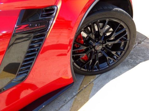 Used 2016 Chevrolet Corvette Z06 w/ 3LZ Preferred Equipment Group RWD image 29
