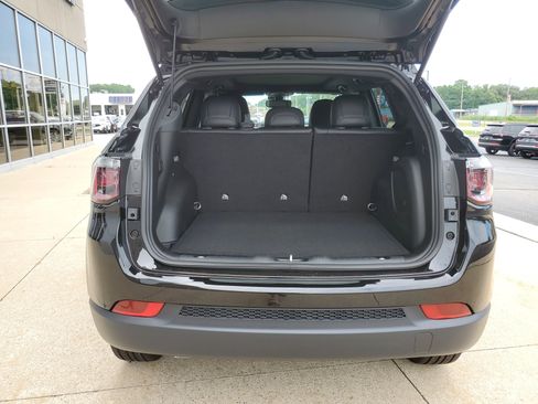 New 2025 Jeep Compass Latitude w/ Sun & Sound Group image 27