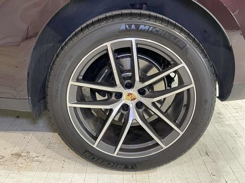 Certified 2026 Porsche Macan AWD/4WD image 12