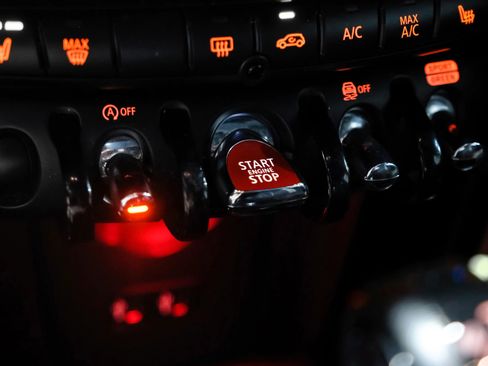 Used 2019 MINI Cooper John Cooper Works w/ Signature Upholstery Package image 22