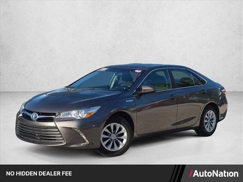 Used 2016 Toyota Camry LE FWD image 1