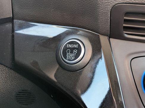 Used 2017 Ford Escape Titanium image 24