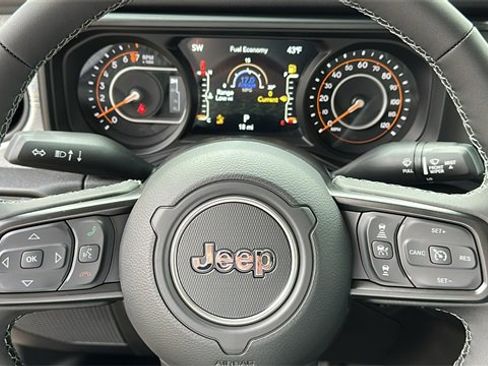 New 2026 Jeep Gladiator Sport image 10