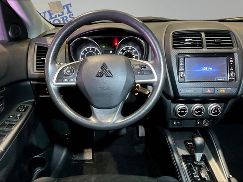 Used 2025 Mitsubishi Outlander Sport AWD image 9