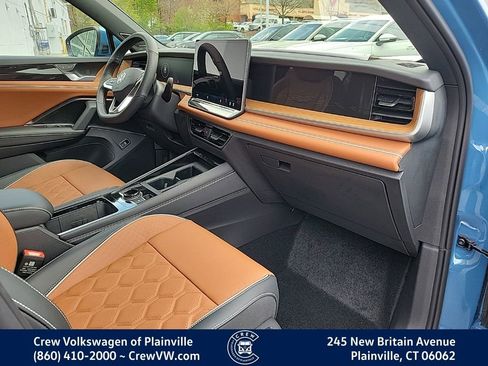New 2026 Volkswagen Tiguan SEL R-Line AWD/4WD image 44