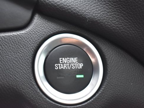 Used 2020 Chevrolet Equinox LT w/ Sport Edition FWD image 29