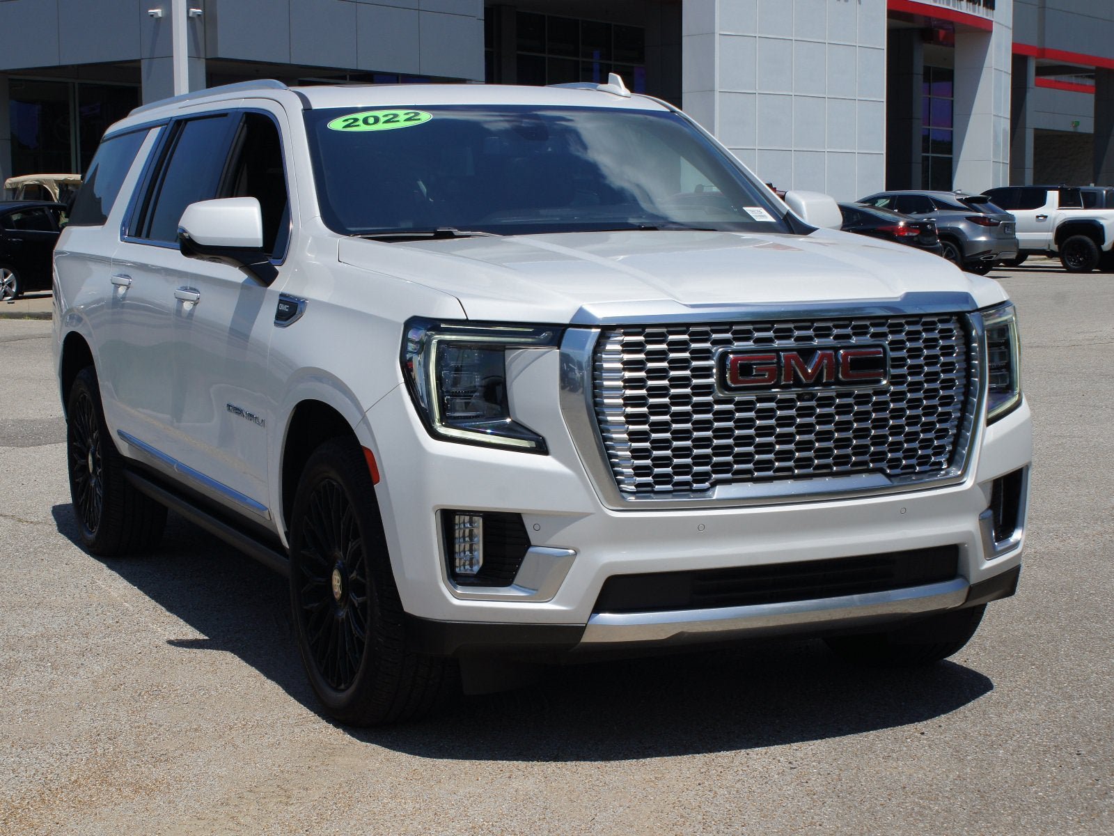 Used 2022 GMC Yukon XL Denali RWD image 27