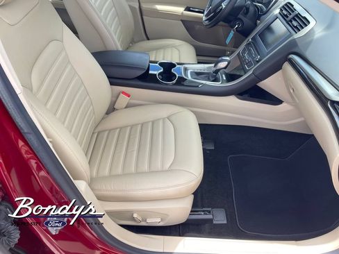 Used 2016 Ford Fusion SE w/ Equipment Group 202A FWD image 18