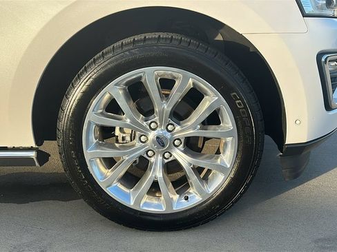 Used 2018 Ford Expedition Limited w/ Equipment Group 302A RWD image 17