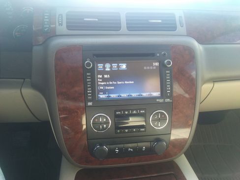 Used 2014 Chevrolet Tahoe LTZ image 21