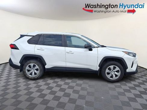 Used 2022 Toyota RAV4 LE FWD image 7