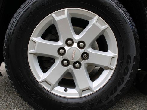 Used 2016 GMC Acadia SLE AWD/4WD image 20