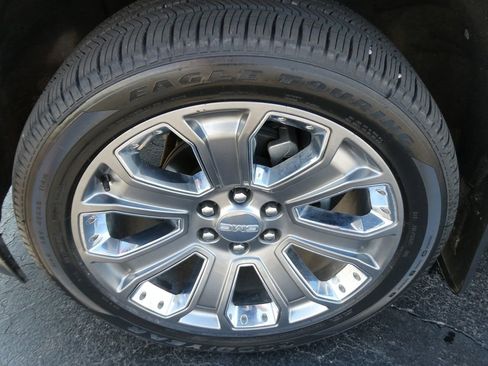 Used 2019 GMC Yukon Denali w/ Denali Ultimate Package image 10