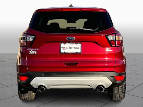 Used 2017 Ford Escape SE image 4