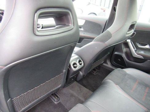 Used 2024 Mercedes-Benz CLA 250 4MATIC image 19