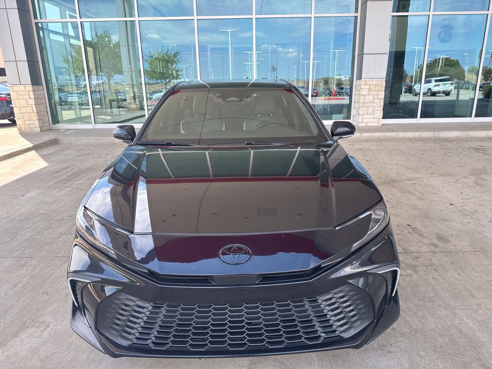Used 2026 Toyota Camry SE w/ Multimedia Upgrade Package FWD image 25