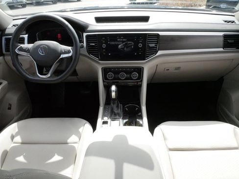 Certified 2022 Volkswagen Atlas SE w/ Panoramic Sunroof Package FWD image 10