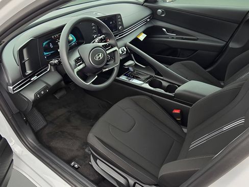 New 2026 Hyundai Elantra Hybrid FWD image 26