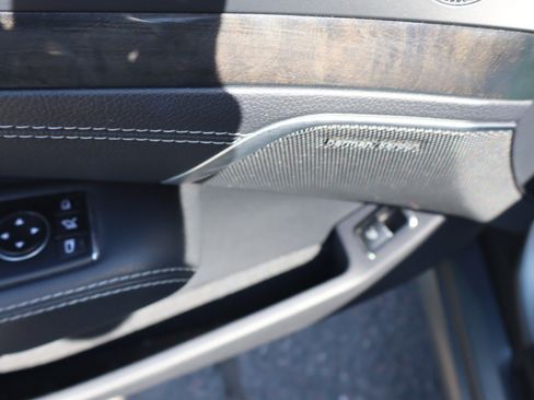 Used 2013 Mercedes-Benz SL 550 image 10