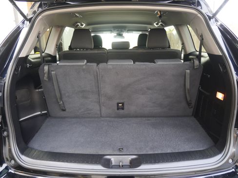 Used 2019 Toyota Highlander LE image 8