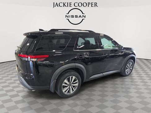 New 2026 Nissan Pathfinder SL image 5